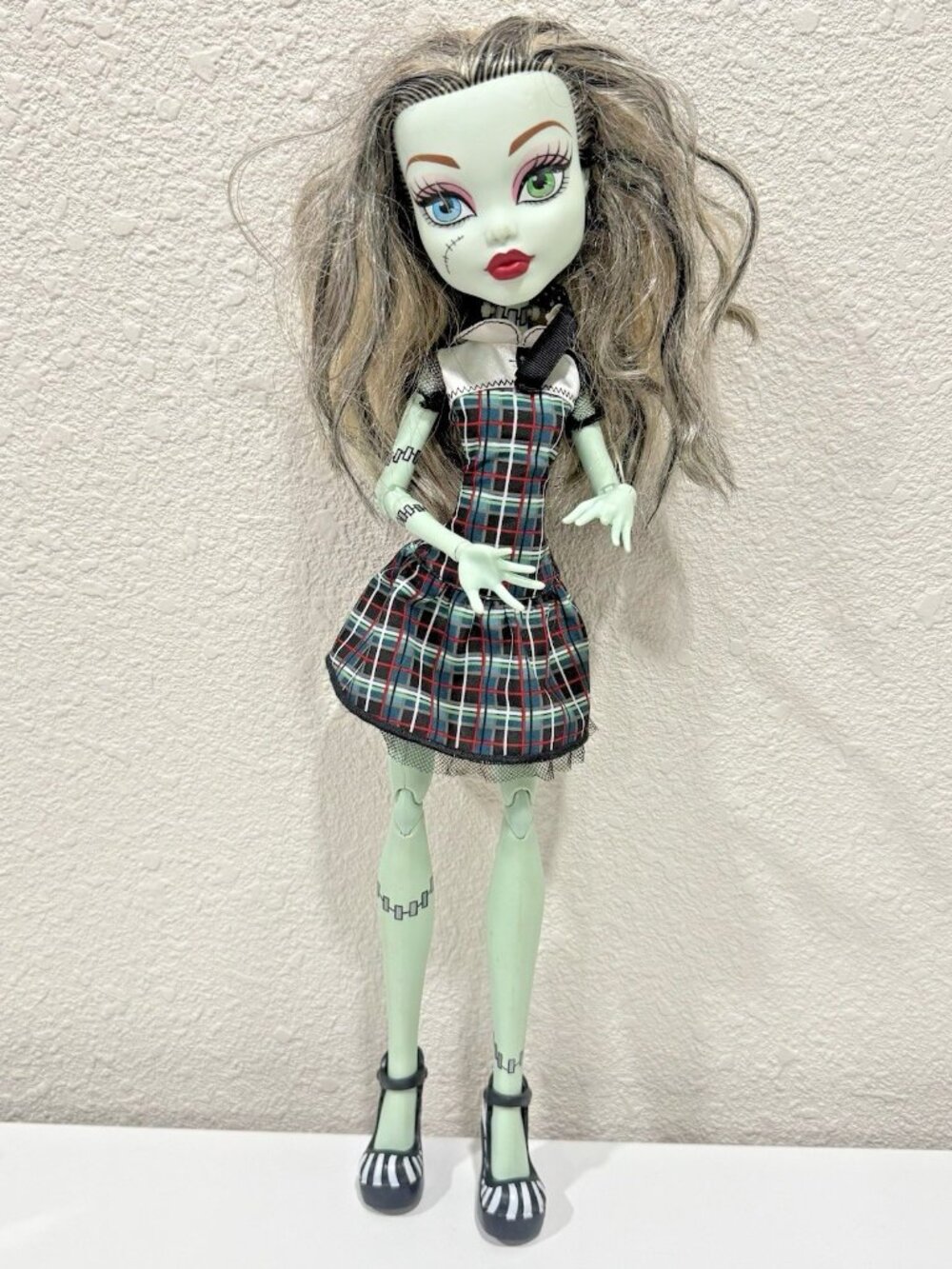Monster High Frankie Stein  17” Doll  Frightfully Tall figure Mattel